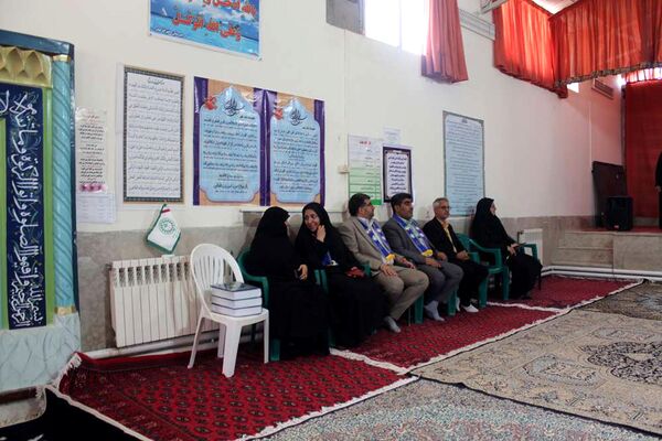 بازدید مدیر سازمان دانش‌آموزی استان و همکاران ستادی از مدارس تشکیلاتی زرند 