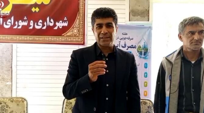 میز خدمت اداره آب و فاضلاب شهرستان کردکوی در محل مصلی شهرستان برپا شد