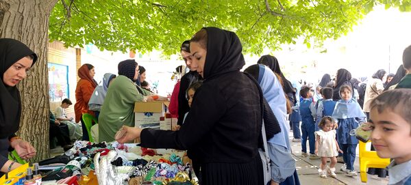 برپایی بازارچه کسب و کار در دبستان غیردولتی مهرو ماه آشخانه 