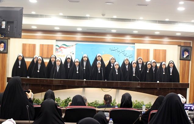 برگزیدگان چهاردهمین جشنواره نوجوان سالم و یاریگران زندگی استان قم تقدیر شدند