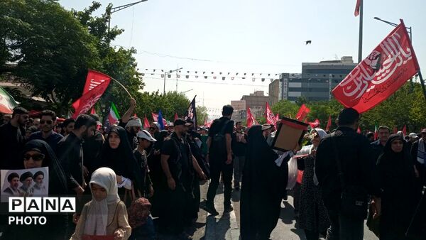 وداعِ بی‌قرار؛ پیوندِ میلیونیِ ایران در سوگِ امامِ شهید 