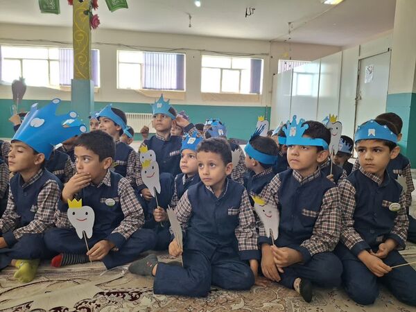جشن آموزشی «دندان شش» در دبستان حضرت قاسم‌ابن‌الحسن(ع)
