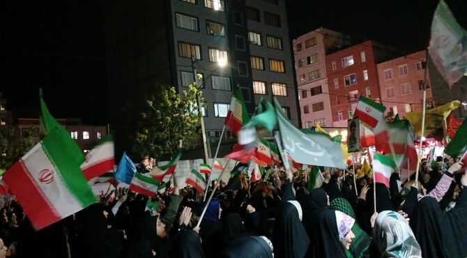 حضور پرشور مردم مقاوم کرج در راهپیمایی علیه رژیم غاصب اسرائیل 