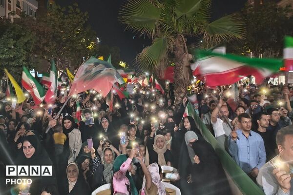 قرار شبانه مردم نسیم شهری در بهارستان دو