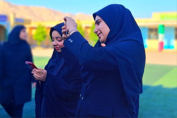 حضور پرشور دانش‌آموزان و فرهنگیان در راهپیمایی روز دانش‌ آموز در باشت 