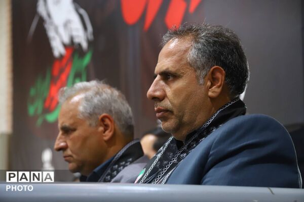 همایش سوگواری ۱۵۰۰ نفری دانش‌آموزی «باید برخاست» در آذربایجان شرقی