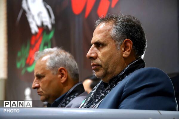 همایش سوگواری ۱۵۰۰ نفری دانش‌آموزی «باید برخاست» در آذربایجان شرقی