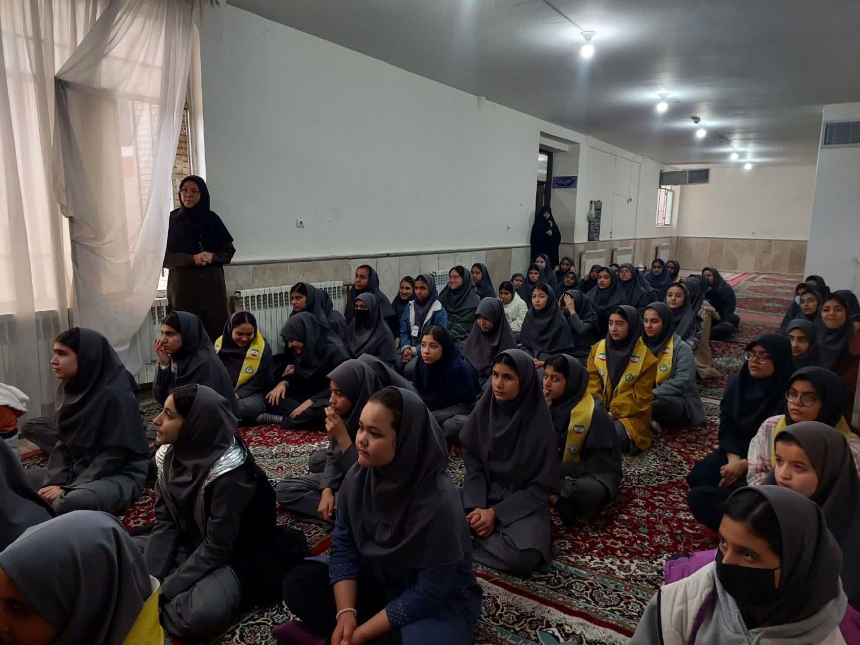 اجرای طرح همنوا در دبیرستان دخترانه حداد ۱ ناحیه پنج مشهد