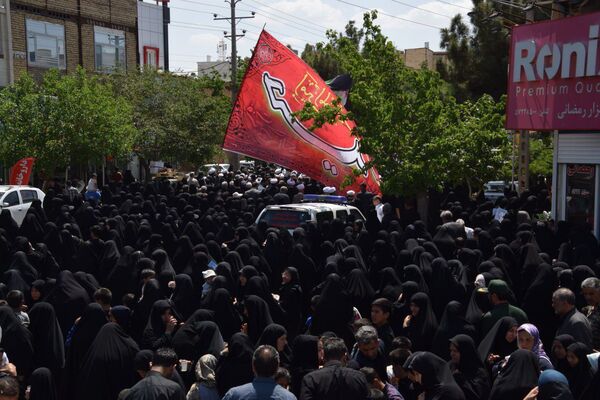 همه چیز برای یک استقبال گرم مهیاست ، با افتخار به پیشواز شهیدمان می آییم 