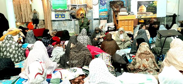 مراسم اعتکاف مادر دختری در مسجد صاحب الزمان آشخانه