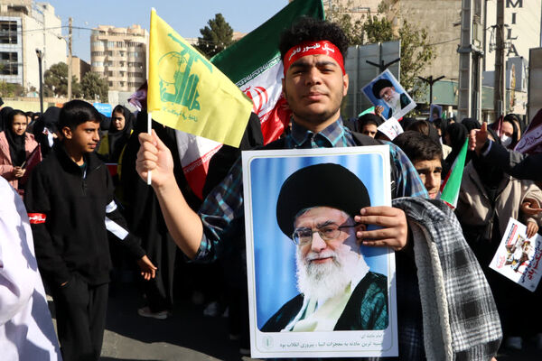 راهپیمایی روز دانش‌آموز در محمدشهر کرج 