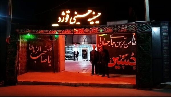 بازدید رئیس شورای شهر و امام جمعه کاشمر از حسینیه حسینی روستای قوژد