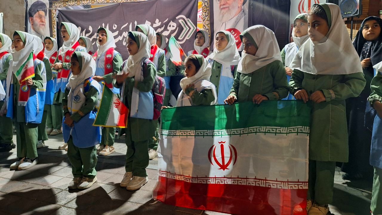 سفیران سلامت ناحیه شش در میدان دانشجو گرد هم آمدند