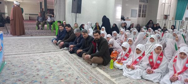 جشن تکلیف جمعی از غنچه‌های باغ ایمان در شهرستان کمیجان 