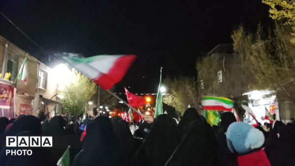 هم‌نواییِ قلب‌ها در مسیرِ ظهور؛ فریاد «یا مهدی» در راهپیماییِ بصیرت