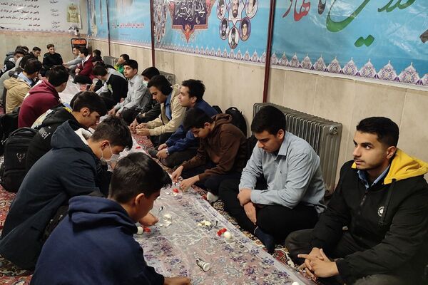 در اغنای دل‌ها هنرستان موفقیان اسلامشهر میزبان آیین فاطمیه و سفره احسان بانوی نور بود