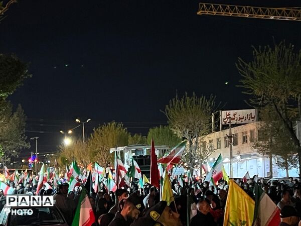 حضور باشکوه مردم کرج در چهل و یکمین شب اجتماعات مردمی