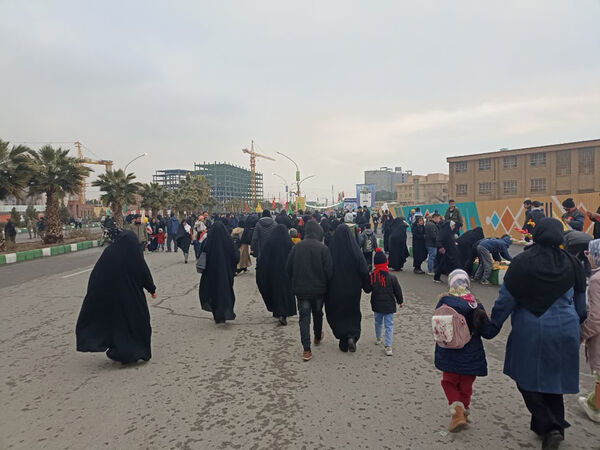 شادپیمایی مردم قم در جشن نیمه شعبان