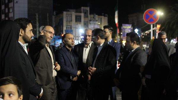 بازدید قائم‌مقام سازمان دانش‌آموزی از غرفه شهدای دانش‌آموز ورامین