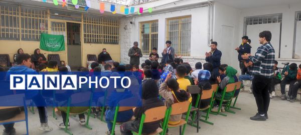 برگزاری جشن روز پدر به‌مناسبت ولادت حضرت علی(ع) در مدرسه ۱۲ فروردین کارخانه قند شیروان