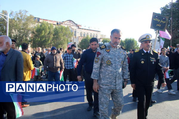 شکوه حضور مردم بوشهر در راهپیمایی ۲۲ بهمن