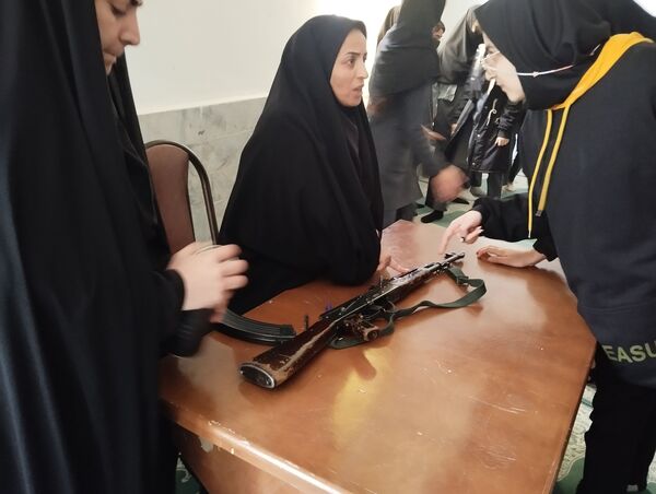 آموزش آمادگی دفاعی در سطح مدارس شهر آشخانه