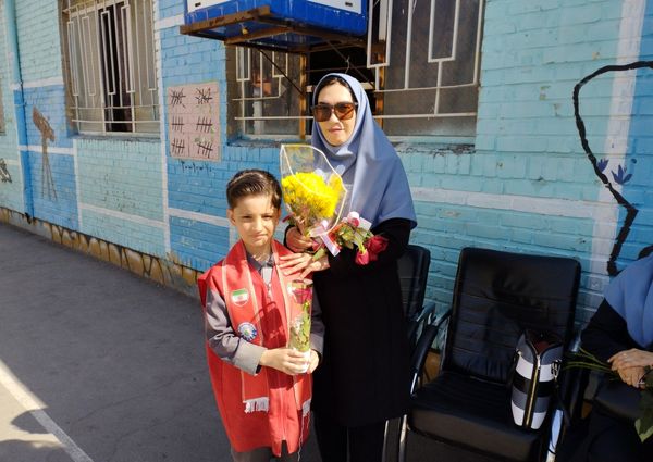 برگزاری جشن و تقدیر از معلمان در دبستان امامت یک