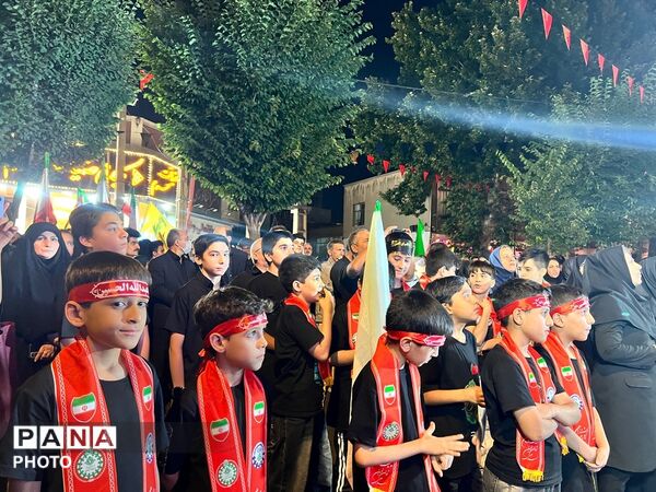 حضور باشکوه دانش اموزان و فرهنگیان در برنامه احلی من العسل