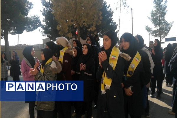 مراسم ولادت حضرت فاطمه زهرا (س) و روز مادر در دبیرستان شهید مجید دهنوی