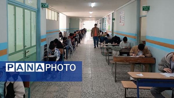 برگزاری امتحانات نوبت اول در دبیرستان خوارزمی نورآباد