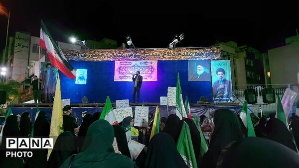 هفتاد شب متوالی حضور پرشور مردم در میدان جمهوری