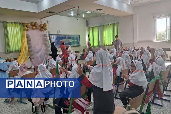 برگزاری جشن شکوفه ها در دبستان نجمه ناحیه یک شهرری