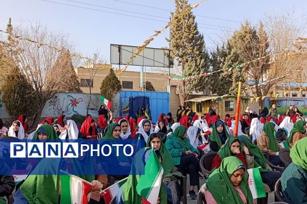 زنگ انقلاب در ملارد با حضور مدیرکل آموزش و پرورش شهرستانهای تهران نواخته شد