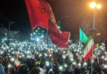 جوشش خون رهبر معظم انقلاب در رگ های مردم زرند 