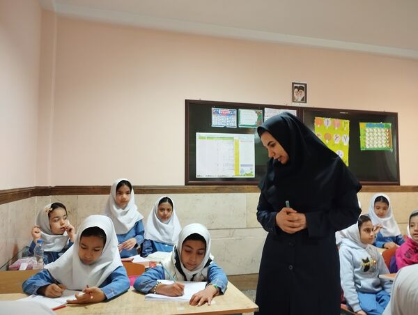 اجرای طرح حامی با حضور جهادی آموزگاران ملاردی  برای جبران ضعف درسی دانش آموزان ابتدایی 