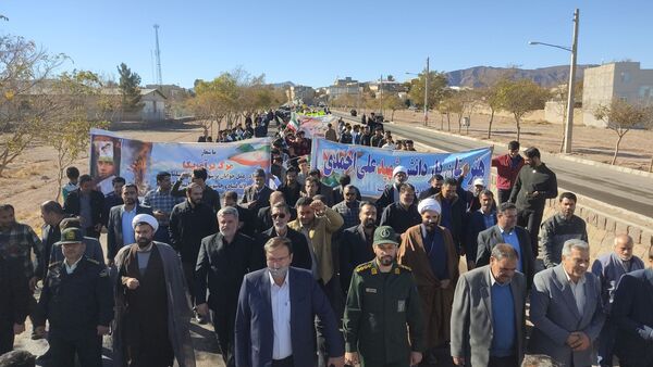 حضور پرشور دانش‌آموزان رباط‌سنگ در راهپیمایی 13 آبان ؛ حماسه‌ای از شور و همبستگی 