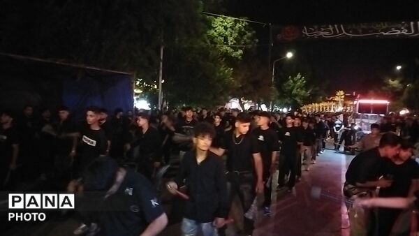 گذری بر فعالیت هیئت جوانان باب الحوائج در شب عاشورا 