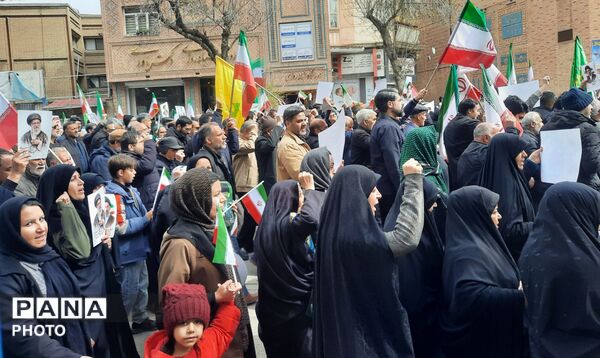 راهپیمایی روزجهانی قدس باحضور پرشور مردم در شهرستان نیشابور
