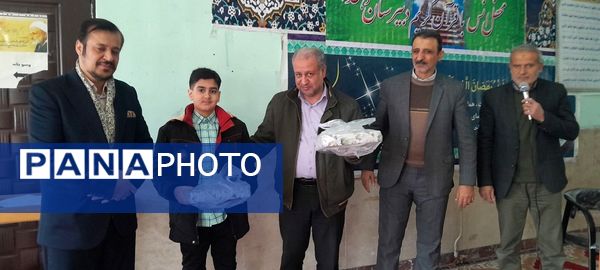 برگزاری محفل انس با قرآن در دبیرستان دهخدا ناحیه 2 کرج 