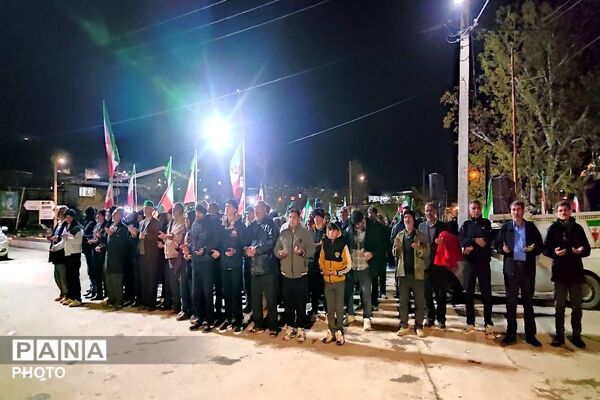 حضور در تجمعات خیابانی یعنی هیات من الذله در برابر دشمن زورگو و دروغگو