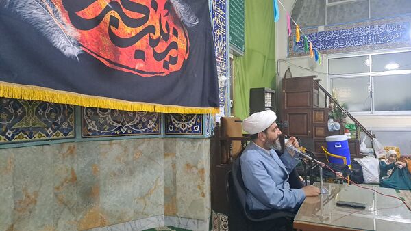 اعتکاف دانش آموزی در مسجد امام حسین (ع) ناحیه 4 کرج 