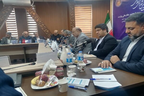 نشست مشترک اعضای کمیسیون آموزش و تحقیقات مجلس، مدیران آموزش و پررش استان خراسان رضوی و وزیر آموزش وپرورش در مشهد