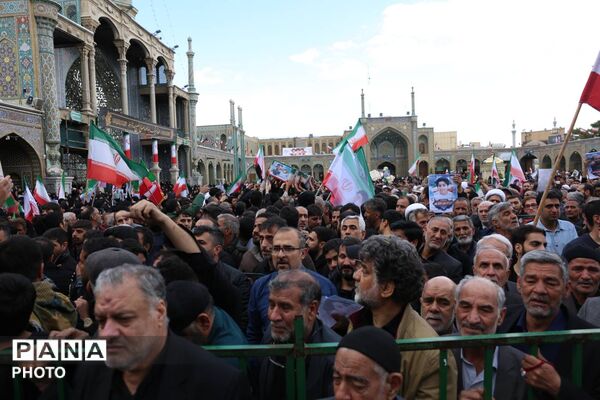 آیین تشییع 12 شهید حملات هوایی در قم