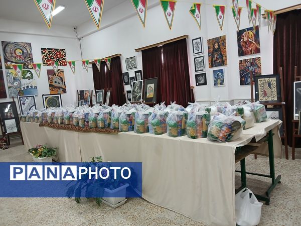 توزیع بسته‌های معیشتی به دانش‌آموزان مدارس ناحیه یک تبریز