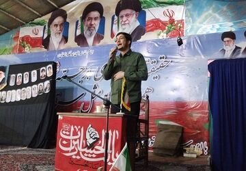 یادواره شهدای «پرواز تا بی‌نهایت»؛ تجدید میثاق دانش‌آموزان دختر ناحیه ۳ اصفهان با آرمان‌های شهدا
