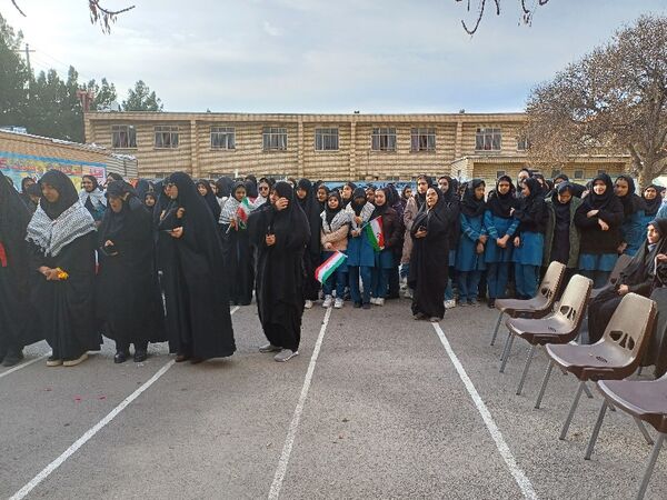 استقبال از شهید گمنام در دبیرستان نمونه معراج شیروان
