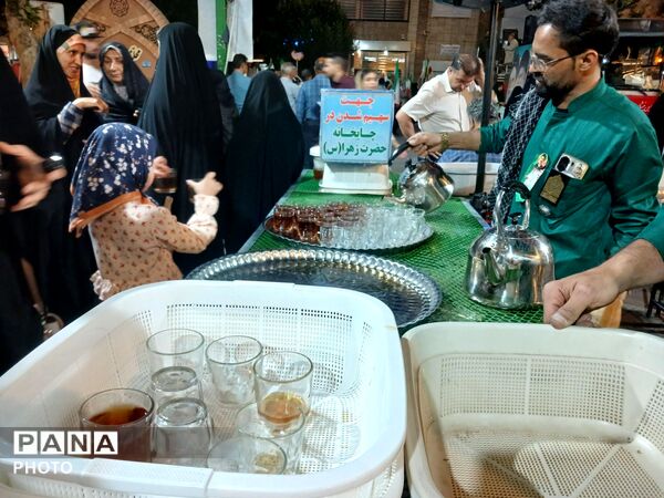  خدمت رسانی چایخانه حضرت زهرا 