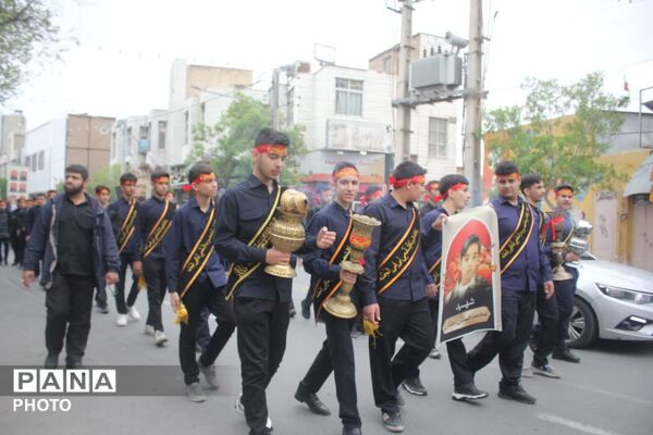 تشییع پیکر آخرین بازمانده شهدای خانواده دهقان در قم
