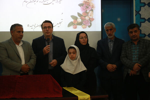 تجلیل برگزیدگان نوجوان سالم در ناحیه 5 تبریز