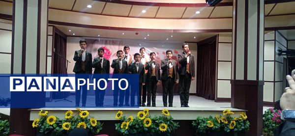 گردهمایی و تقدیر از خادمین شهدا در اداره اوقاف اسلامشهر 